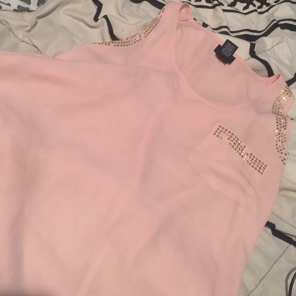 Pink Flowy shirt - Picture 1 of 4
