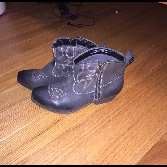 Black faded cowgirl booties