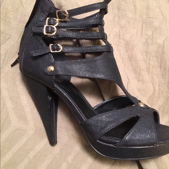 CHARLOTTE RUSSE HEELS - Picture 2 of 2