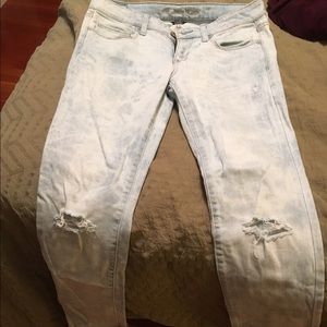AMERICAN EAGLE ACID WASH JEANS