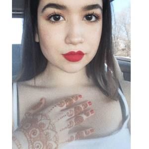 Meet your Posher, Esmeralda