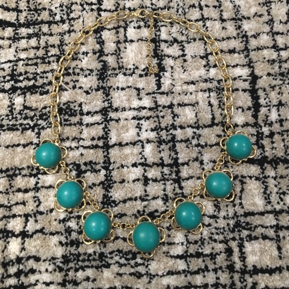 Green and gold necklace - Picture 1 of 2