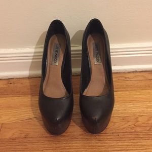 Steve Madden Black Pumps