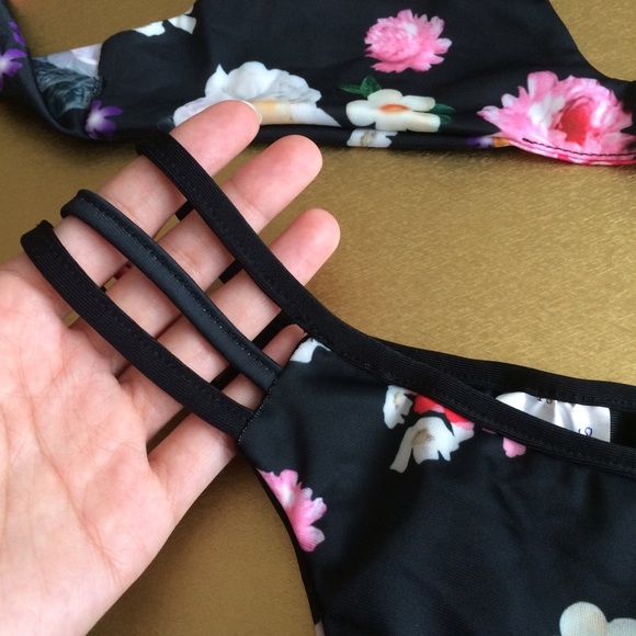 🔴FINAL SALE🔴 Beautiful bikinis - Picture 2 of 3