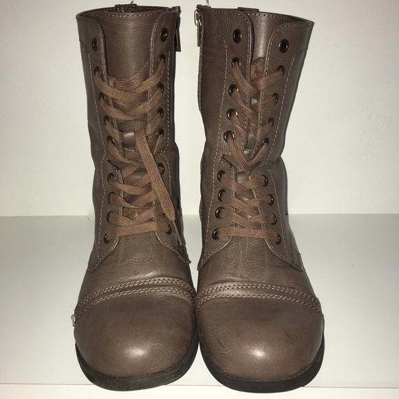 RESERVED FOR SAVANHA Boots