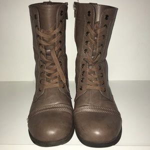 RESERVED FOR SAVANHA Boots