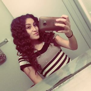 Meet your Posher, Elizabeth