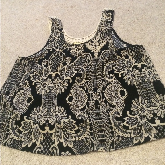 Black and white boutique tank top