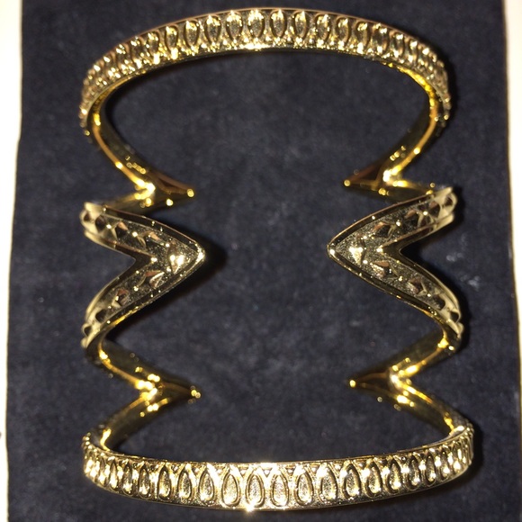 House of Harlow 1960 cut out gold cuff bracelet