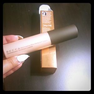 Shimmering skin perfector liquid champagne pop