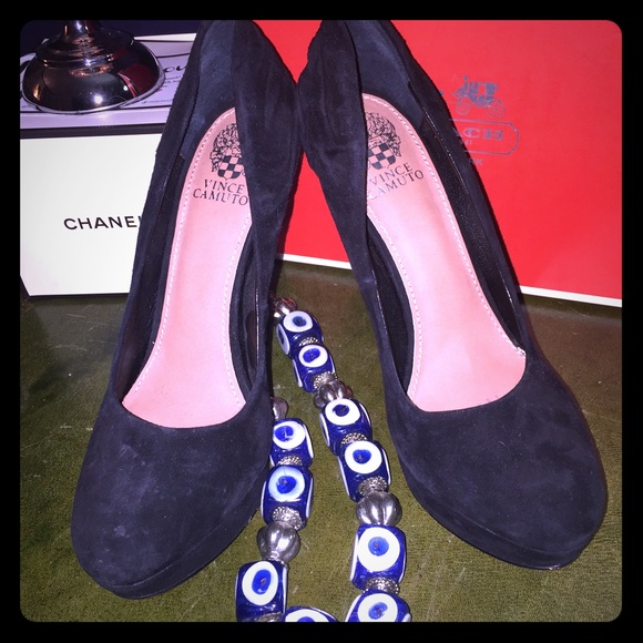 Vince CAMUTO - Picture 1 of 2