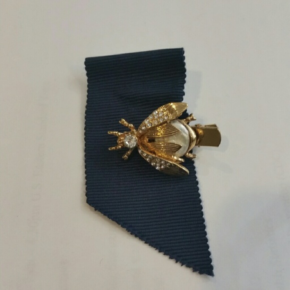 Decorative pin