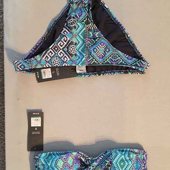 Bathing suits - Picture 3 of 3