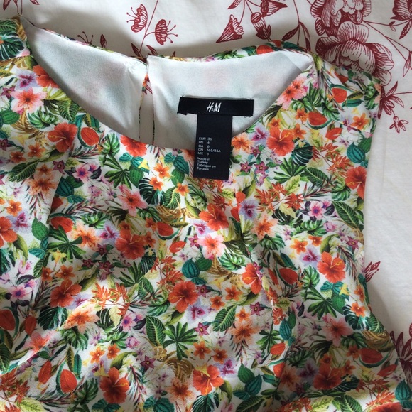 H&M Tropical Floral Dress - Picture 3 of 3