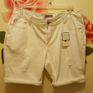 New women's white shorts 20W