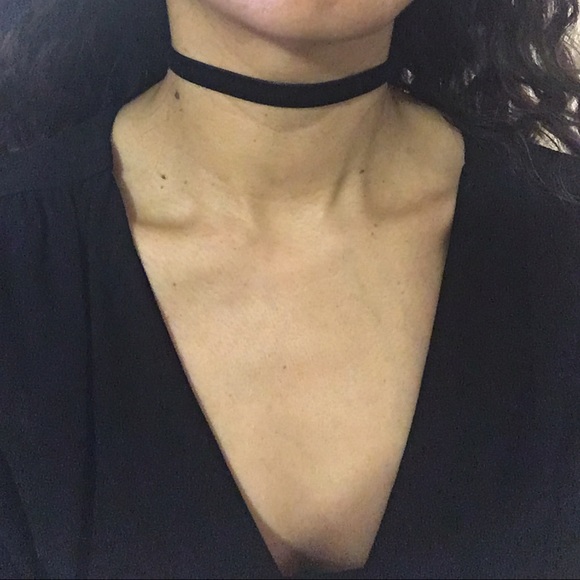 Black velvet choker necklace