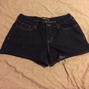 Old navy the flirt denim shorts