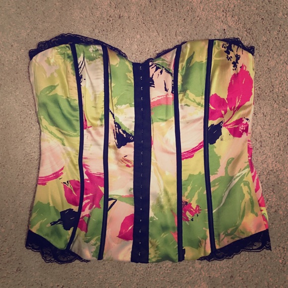 Beautiful bebe corset top!