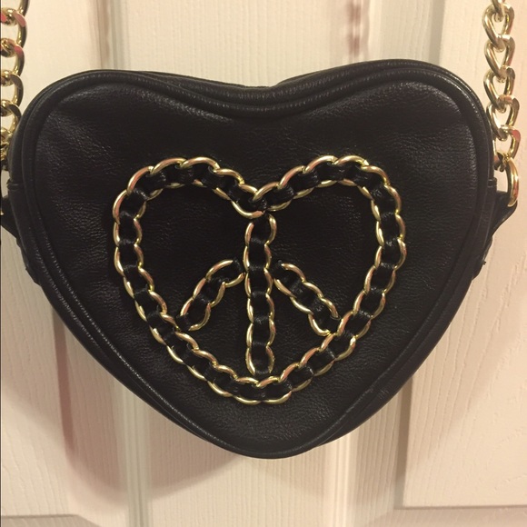 💥SALE💥Black cross body purse--Betsey Johnson