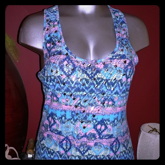 Sleeveless top plus size - Picture 2 of 6