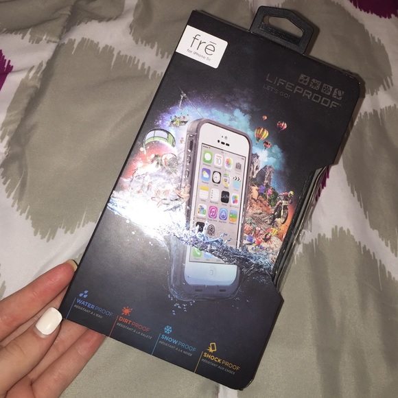 gray and white iPhone 5c Lifeproof Case⚡️