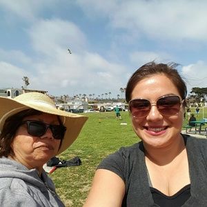 Meet your Posher, Lorie