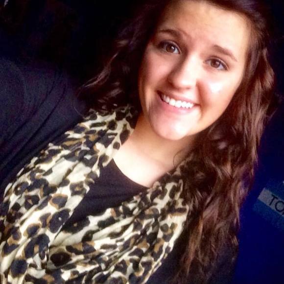 Meet your Posher, Ashley - Picture 1 of 1