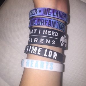 Band Bracelets (7 Pack)