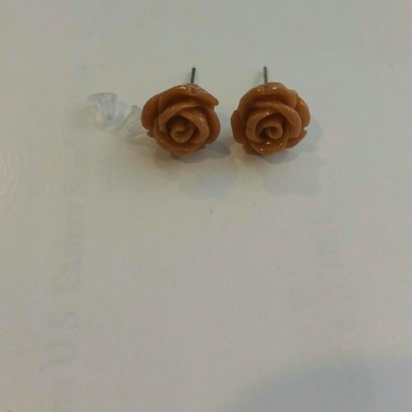 Rose Earrings - NWOT
