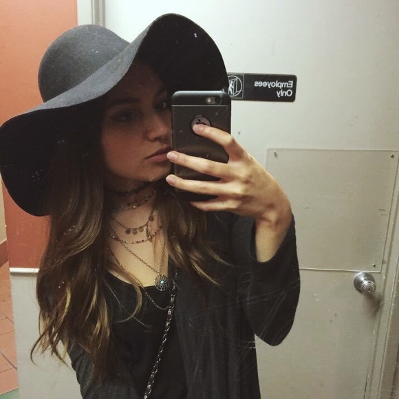 AA Wool floppy hat