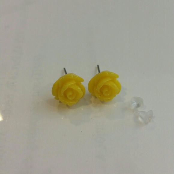 Rose Earrings - NWOT