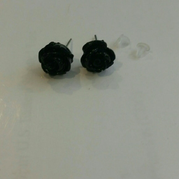 Rose Earrings - NWOT