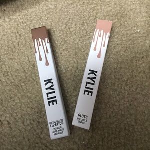 Heir and so cute Kylie lipstick lipgloss lipkit