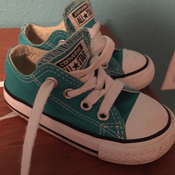 5c turquoise converse