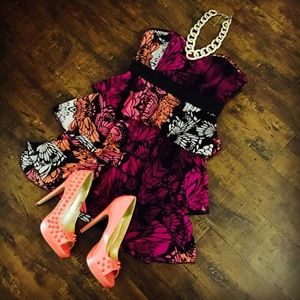 *BNWT* BEAUTIFUL BUTTERFLY TIERED RUFFLE DRESS!