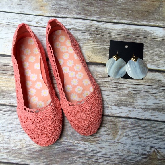 H&M Shoes - H&M Lace Ballet Flats Size 8