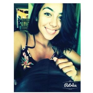 Meet your Posher, Yanella