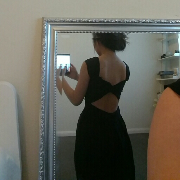 Dress - Picture 3 of 3