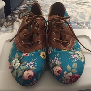 Floral flats