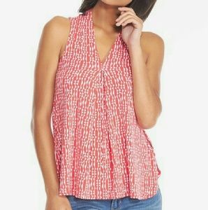 Geo Triangle Swing Top