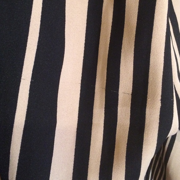 SOLD on Ⓜ️ercari striped palazzo pants w pockets! - Picture 3 of 4