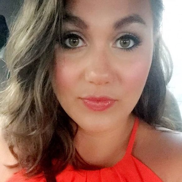 Meet your Posher, Kristen - Picture 1 of 1