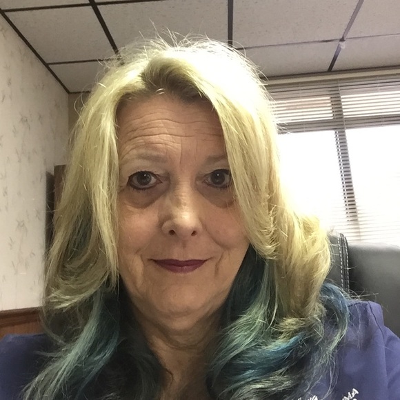 Meet your Posher, Gail