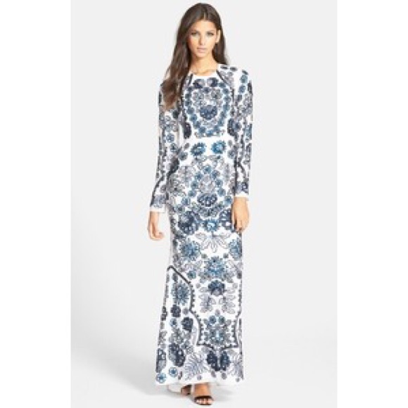 LOOKING for Needle and Thread Trumpet Gown