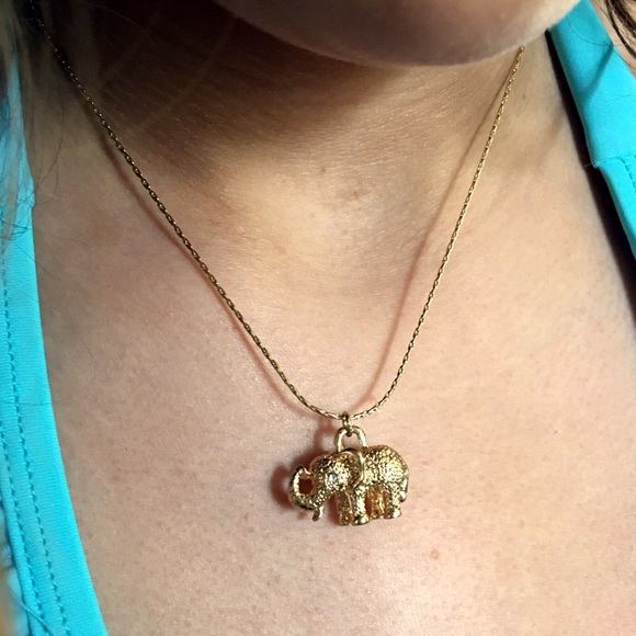 NY&Co • Elephant Necklace - Picture 2 of 4
