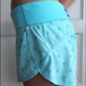 Lululemon Speed Short-Blue Polka dot