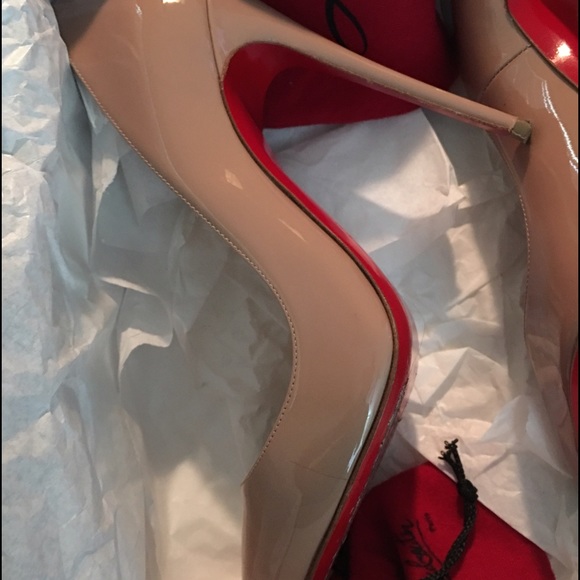 SOLD ON MERC..Christian Louboutin So Kate size 35