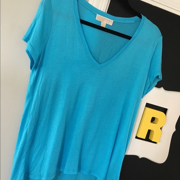 MICHAEL Michael Kors Tops - 🎉SALE🎉 MICHAEL Michael Kors Blue Hi Low Tee
