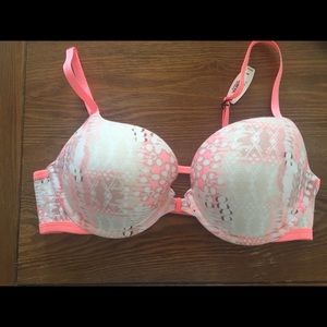Brand new VS push up bra !