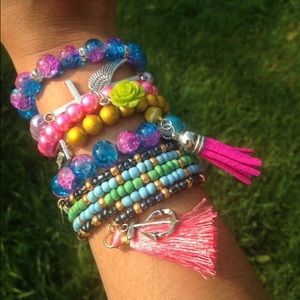 ONE bracelet!! Blue&pink glass bead!